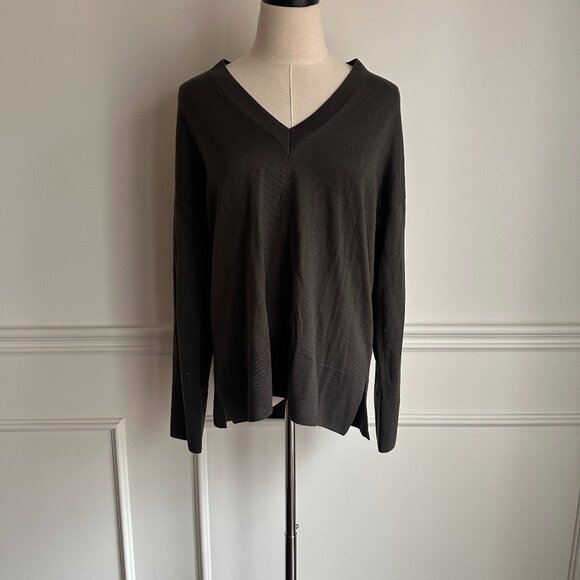 COS V-NECK MERINO WOOL SWEATER in dark khaki ~ size XS, pre-owned! - Picture 3 of 9